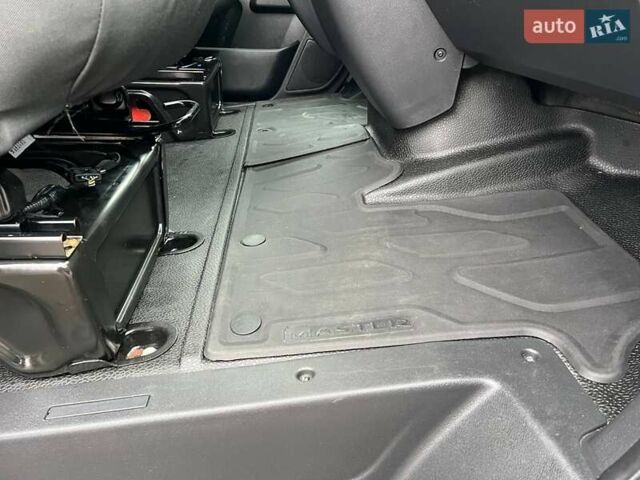 Білий Рено Мастєр, об'ємом двигуна 2.3 л та пробігом 347 тис. км за 20500 $, фото 78 на Automoto.ua