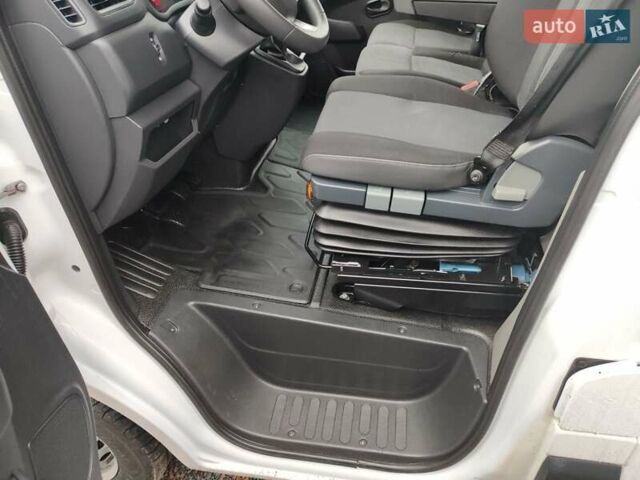 Белый Рено Мастер, объемом двигателя 2.3 л и пробегом 263 тыс. км за 19999 $, фото 31 на Automoto.ua