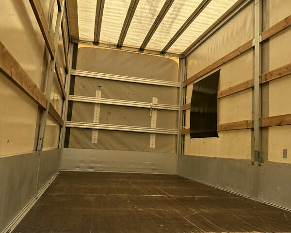 Белый Рено Мастер, объемом двигателя 2.3 л и пробегом 420 тыс. км за 20200 $, фото 5 на Automoto.ua