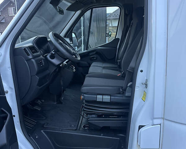 Белый Рено Мастер, объемом двигателя 2.3 л и пробегом 418 тыс. км за 20600 $, фото 12 на Automoto.ua