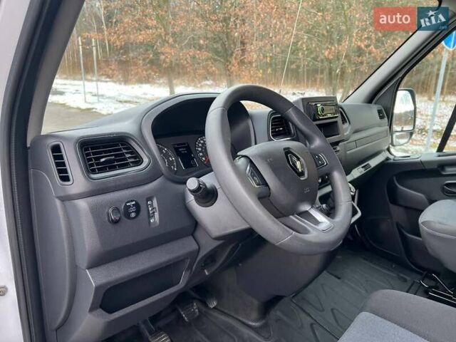 Белый Рено Мастер, объемом двигателя 2.3 л и пробегом 330 тыс. км за 21999 $, фото 58 на Automoto.ua