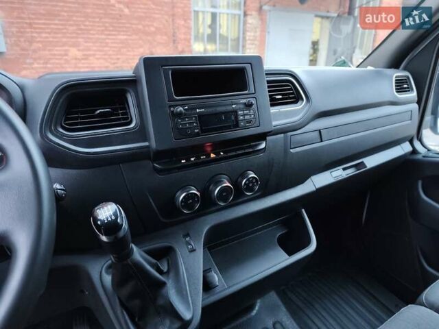 Белый Рено Мастер, объемом двигателя 2.3 л и пробегом 362 тыс. км за 18500 $, фото 10 на Automoto.ua