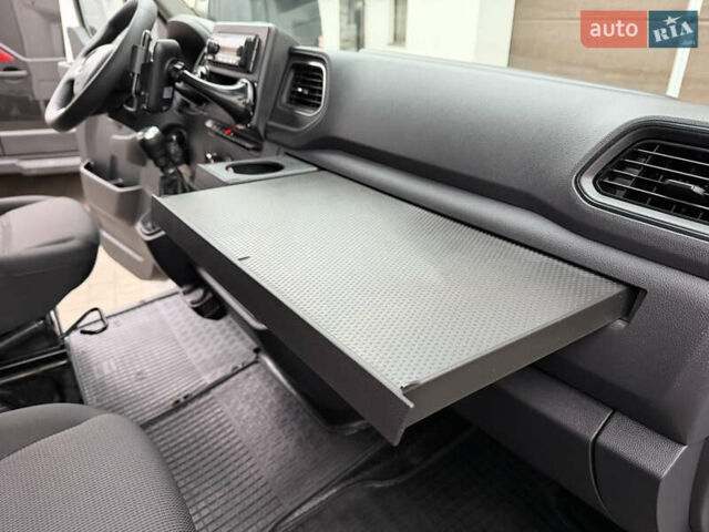 Білий Рено Мастєр, об'ємом двигуна 2.3 л та пробігом 396 тис. км за 19999 $, фото 26 на Automoto.ua