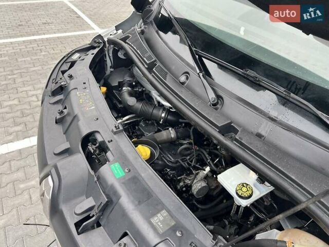 Білий Рено Мастєр, об'ємом двигуна 2.3 л та пробігом 280 тис. км за 19998 $, фото 27 на Automoto.ua