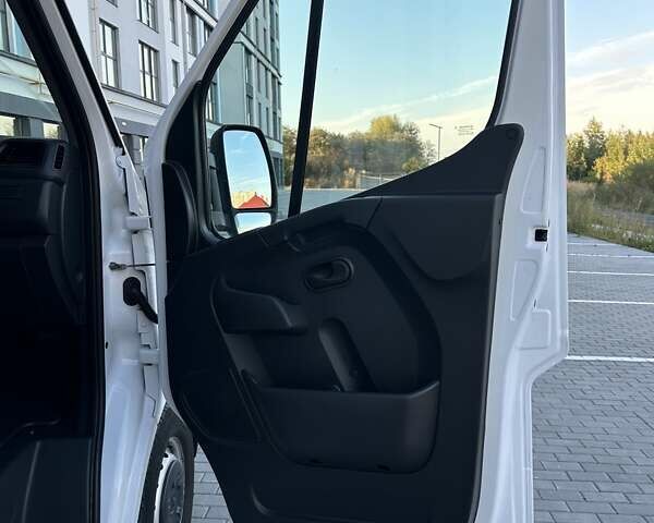 Белый Рено Мастер, объемом двигателя 2.3 л и пробегом 394 тыс. км за 21200 $, фото 33 на Automoto.ua