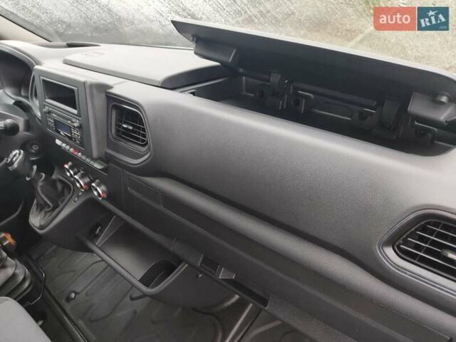 Белый Рено Мастер, объемом двигателя 2.3 л и пробегом 263 тыс. км за 19999 $, фото 54 на Automoto.ua