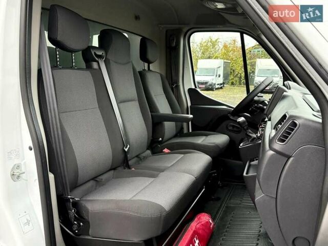 Белый Рено Мастер, объемом двигателя 2.3 л и пробегом 316 тыс. км за 19999 $, фото 24 на Automoto.ua