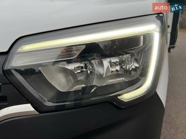 Білий Рено Мастєр, об'ємом двигуна 2.3 л та пробігом 347 тис. км за 20500 $, фото 59 на Automoto.ua