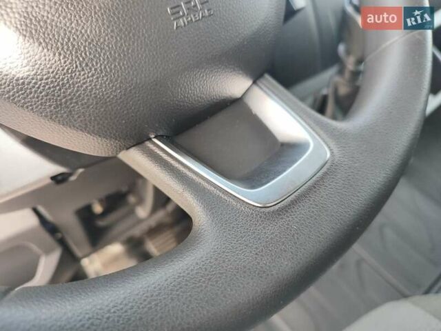 Білий Рено Мастєр, об'ємом двигуна 2.3 л та пробігом 283 тис. км за 19499 $, фото 1 на Automoto.ua