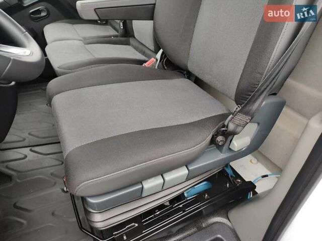 Белый Рено Мастер, объемом двигателя 2.3 л и пробегом 263 тыс. км за 19999 $, фото 45 на Automoto.ua