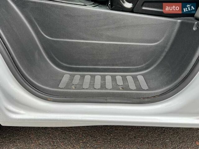 Білий Рено Мастєр, об'ємом двигуна 2.3 л та пробігом 347 тис. км за 20500 $, фото 69 на Automoto.ua