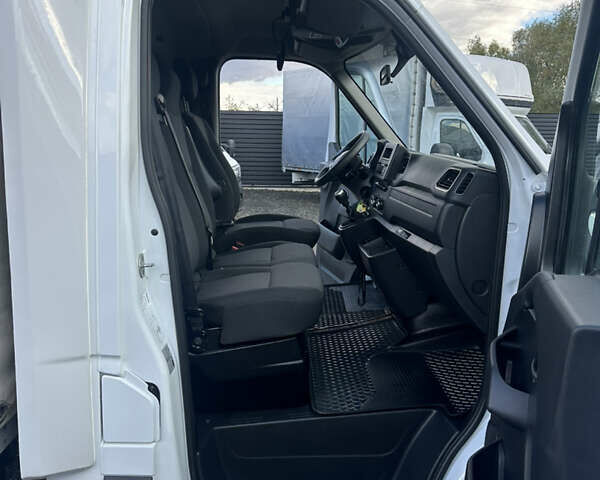 Белый Рено Мастер, объемом двигателя 2.3 л и пробегом 420 тыс. км за 20200 $, фото 24 на Automoto.ua