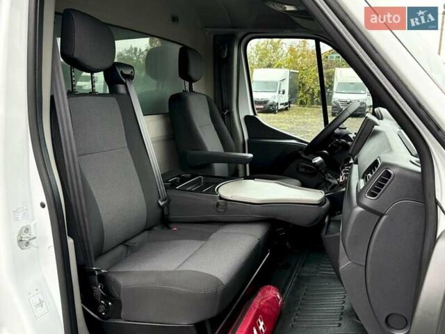 Белый Рено Мастер, объемом двигателя 2.3 л и пробегом 316 тыс. км за 19999 $, фото 19 на Automoto.ua