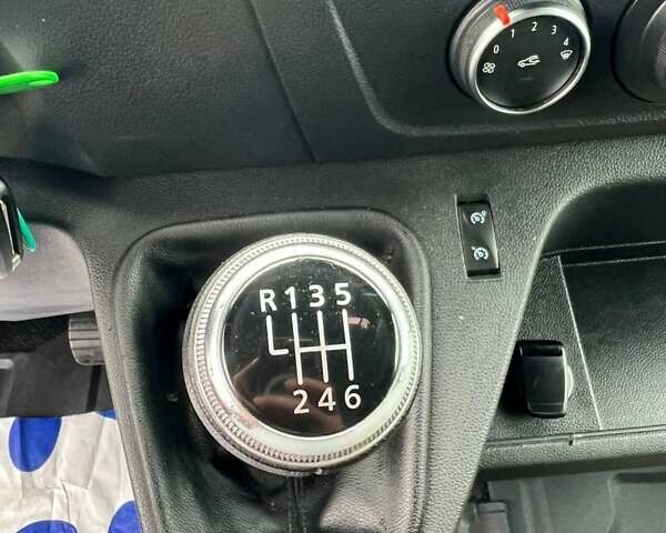 Белый Рено Мастер, объемом двигателя 2.3 л и пробегом 185 тыс. км за 19199 $, фото 27 на Automoto.ua
