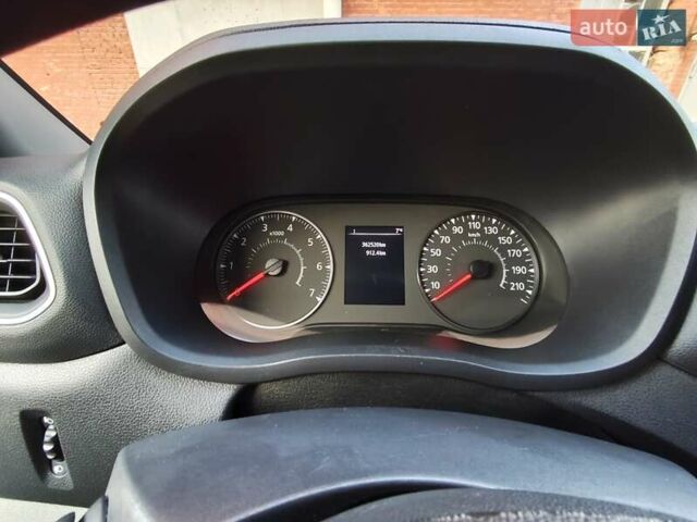 Белый Рено Мастер, объемом двигателя 2.3 л и пробегом 362 тыс. км за 18500 $, фото 17 на Automoto.ua