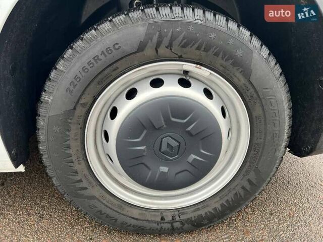 Белый Рено Мастер, объемом двигателя 2.3 л и пробегом 248 тыс. км за 21500 $, фото 37 на Automoto.ua