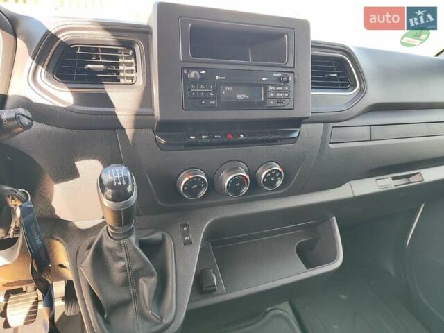 Белый Рено Мастер, объемом двигателя 2.3 л и пробегом 306 тыс. км за 19999 $, фото 5 на Automoto.ua