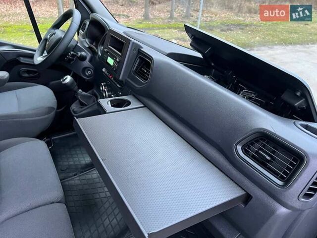 Белый Рено Мастер, объемом двигателя 2.3 л и пробегом 320 тыс. км за 20500 $, фото 6 на Automoto.ua