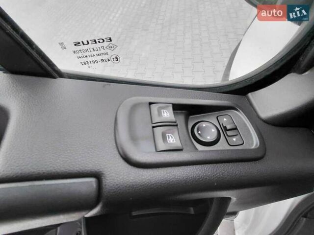 Білий Рено Мастєр, об'ємом двигуна 2.3 л та пробігом 283 тис. км за 19999 $, фото 34 на Automoto.ua