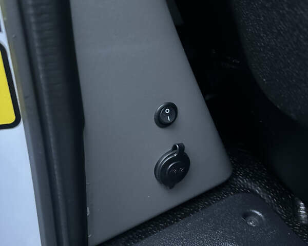 Белый Рено Мастер, объемом двигателя 2.3 л и пробегом 418 тыс. км за 20600 $, фото 27 на Automoto.ua