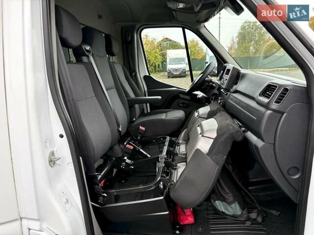 Белый Рено Мастер, объемом двигателя 2.3 л и пробегом 316 тыс. км за 19999 $, фото 26 на Automoto.ua