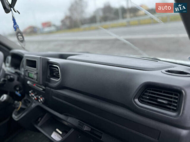 Белый Рено Мастер, объемом двигателя 2.3 л и пробегом 170 тыс. км за 19999 $, фото 26 на Automoto.ua