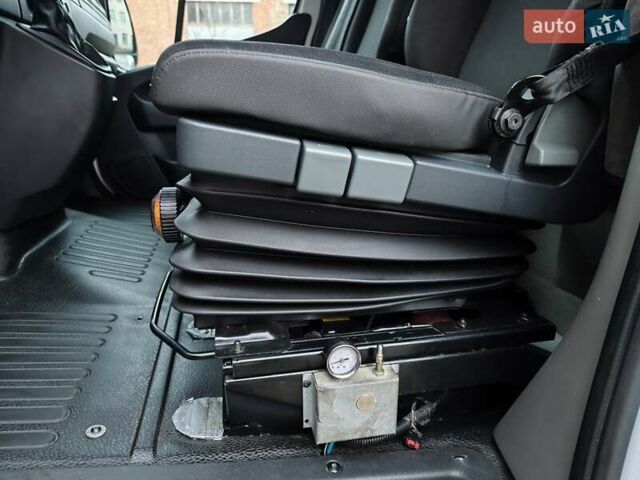 Белый Рено Мастер, объемом двигателя 2.3 л и пробегом 362 тыс. км за 18500 $, фото 16 на Automoto.ua