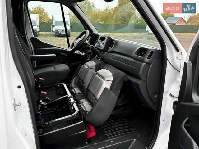 Белый Рено Мастер, объемом двигателя 2.3 л и пробегом 316 тыс. км за 19999 $, фото 29 на Automoto.ua