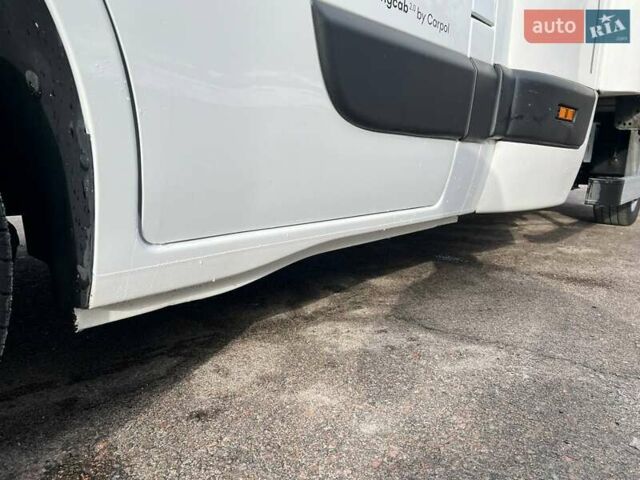 Белый Рено Мастер, объемом двигателя 2.3 л и пробегом 330 тыс. км за 21999 $, фото 36 на Automoto.ua