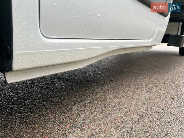 Белый Рено Мастер, объемом двигателя 2.3 л и пробегом 248 тыс. км за 21500 $, фото 30 на Automoto.ua