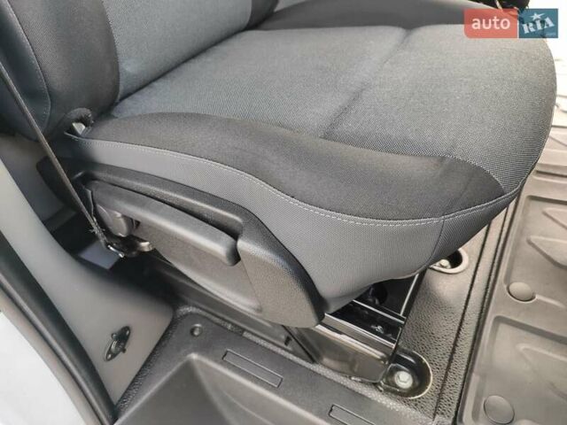 Білий Рено Мастєр, об'ємом двигуна 2.3 л та пробігом 283 тис. км за 19999 $, фото 19 на Automoto.ua