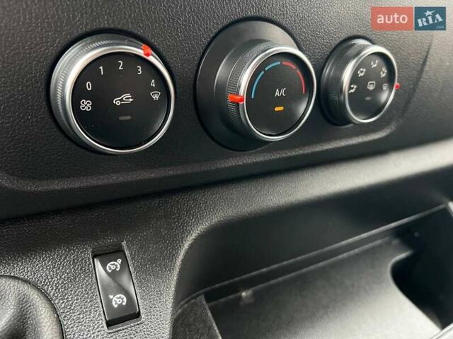 Белый Рено Мастер, объемом двигателя 2.3 л и пробегом 248 тыс. км за 21500 $, фото 63 на Automoto.ua