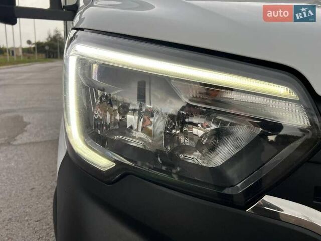 Белый Рено Мастер, объемом двигателя 2.3 л и пробегом 308 тыс. км за 20750 $, фото 54 на Automoto.ua