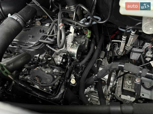 Белый Рено Мастер, объемом двигателя 2.3 л и пробегом 290 тыс. км за 19950 $, фото 79 на Automoto.ua