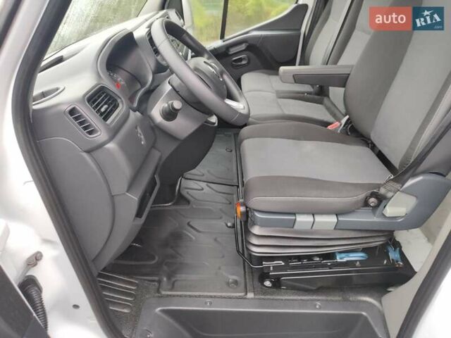 Белый Рено Мастер, объемом двигателя 2.3 л и пробегом 263 тыс. км за 19999 $, фото 32 на Automoto.ua