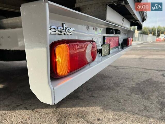 Белый Рено Мастер, объемом двигателя 2.3 л и пробегом 330 тыс. км за 21999 $, фото 41 на Automoto.ua