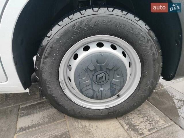 Белый Рено Мастер, объемом двигателя 2.3 л и пробегом 263 тыс. км за 19999 $, фото 15 на Automoto.ua