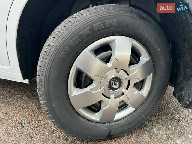 Белый Рено Мастер, объемом двигателя 2.3 л и пробегом 308 тыс. км за 20750 $, фото 44 на Automoto.ua