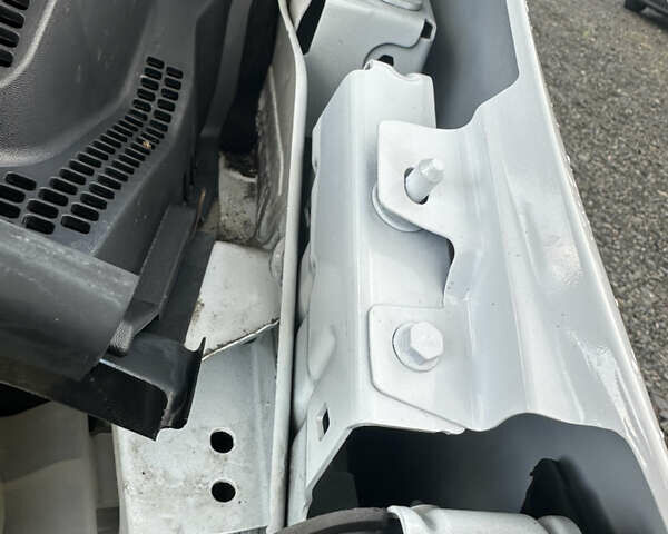 Белый Рено Мастер, объемом двигателя 2.3 л и пробегом 420 тыс. км за 20200 $, фото 9 на Automoto.ua