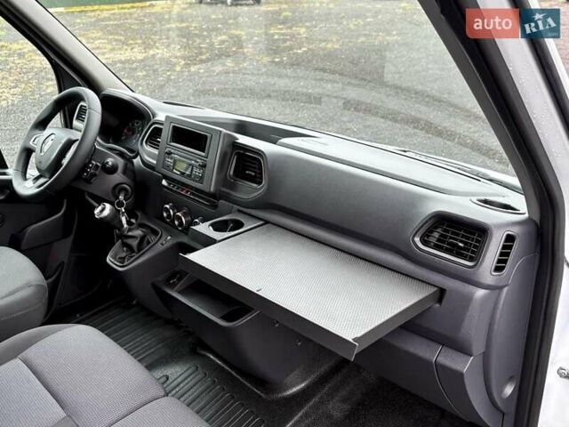 Белый Рено Мастер, объемом двигателя 2.3 л и пробегом 316 тыс. км за 19999 $, фото 15 на Automoto.ua