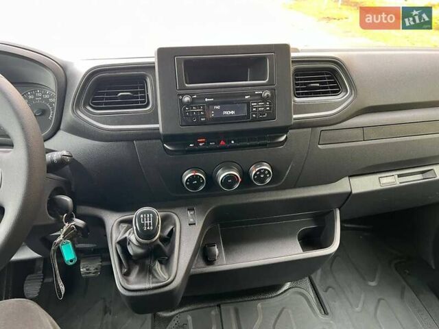 Белый Рено Мастер, объемом двигателя 2.3 л и пробегом 308 тыс. км за 20750 $, фото 70 на Automoto.ua