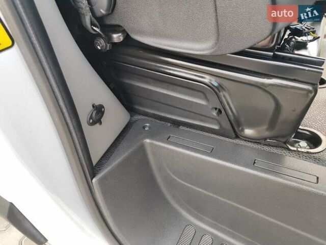 Білий Рено Мастєр, об'ємом двигуна 2.3 л та пробігом 283 тис. км за 19499 $, фото 13 на Automoto.ua