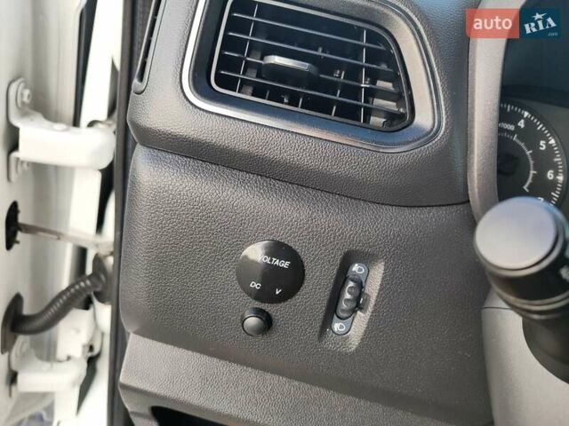 Белый Рено Мастер, объемом двигателя 2.3 л и пробегом 283 тыс. км за 19999 $, фото 22 на Automoto.ua