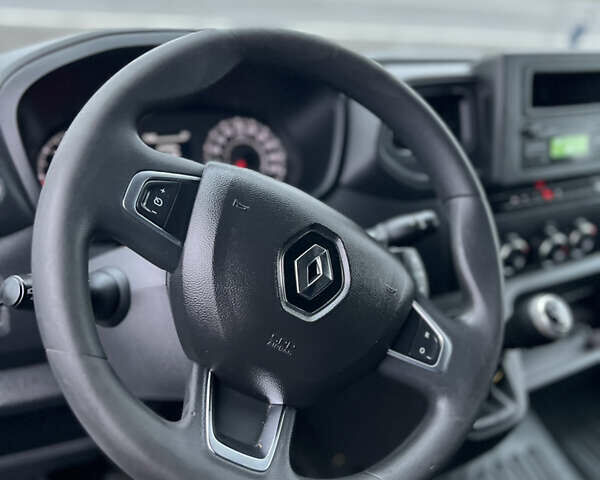 Белый Рено Мастер, объемом двигателя 2.3 л и пробегом 170 тыс. км за 19999 $, фото 18 на Automoto.ua