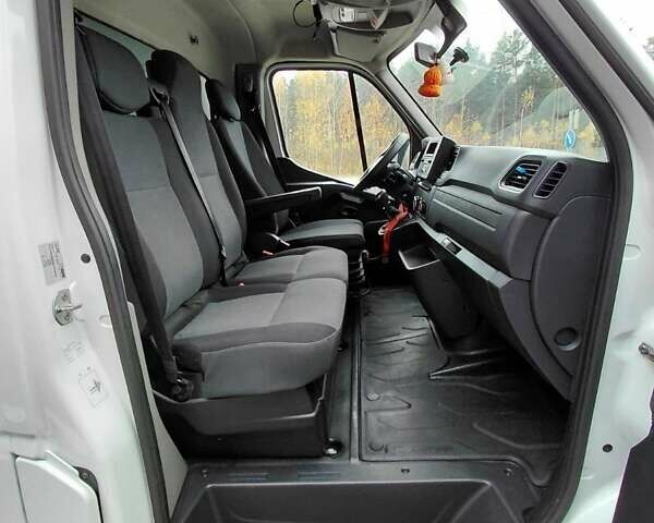 Білий Рено Мастєр, об'ємом двигуна 2.3 л та пробігом 368 тис. км за 18999 $, фото 21 на Automoto.ua