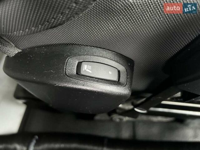 Білий Рено Мастєр, об'ємом двигуна 2.3 л та пробігом 280 тис. км за 19998 $, фото 21 на Automoto.ua