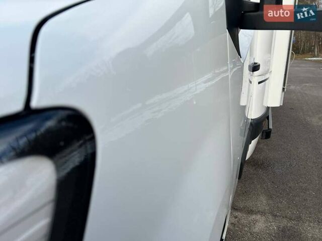Белый Рено Мастер, объемом двигателя 2.3 л и пробегом 330 тыс. км за 21999 $, фото 45 на Automoto.ua
