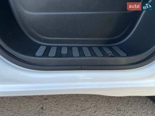 Білий Рено Мастєр, об'ємом двигуна 2.3 л та пробігом 291 тис. км за 21700 $, фото 43 на Automoto.ua