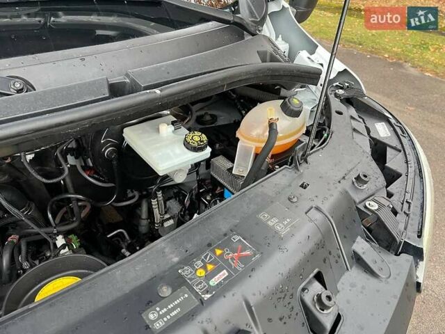 Белый Рено Мастер, объемом двигателя 2.3 л и пробегом 308 тыс. км за 20750 $, фото 92 на Automoto.ua