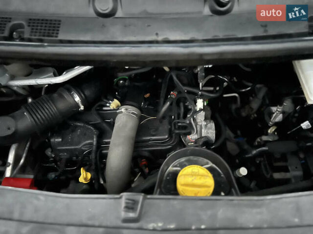 Білий Рено Мастєр, об'ємом двигуна 2.3 л та пробігом 310 тис. км за 19999 $, фото 24 на Automoto.ua